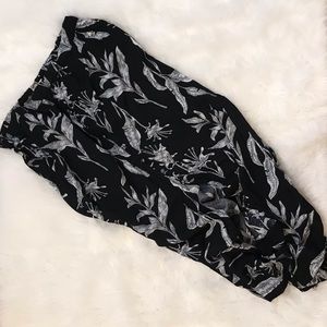 Roxy open slit black and white floral print skirt!